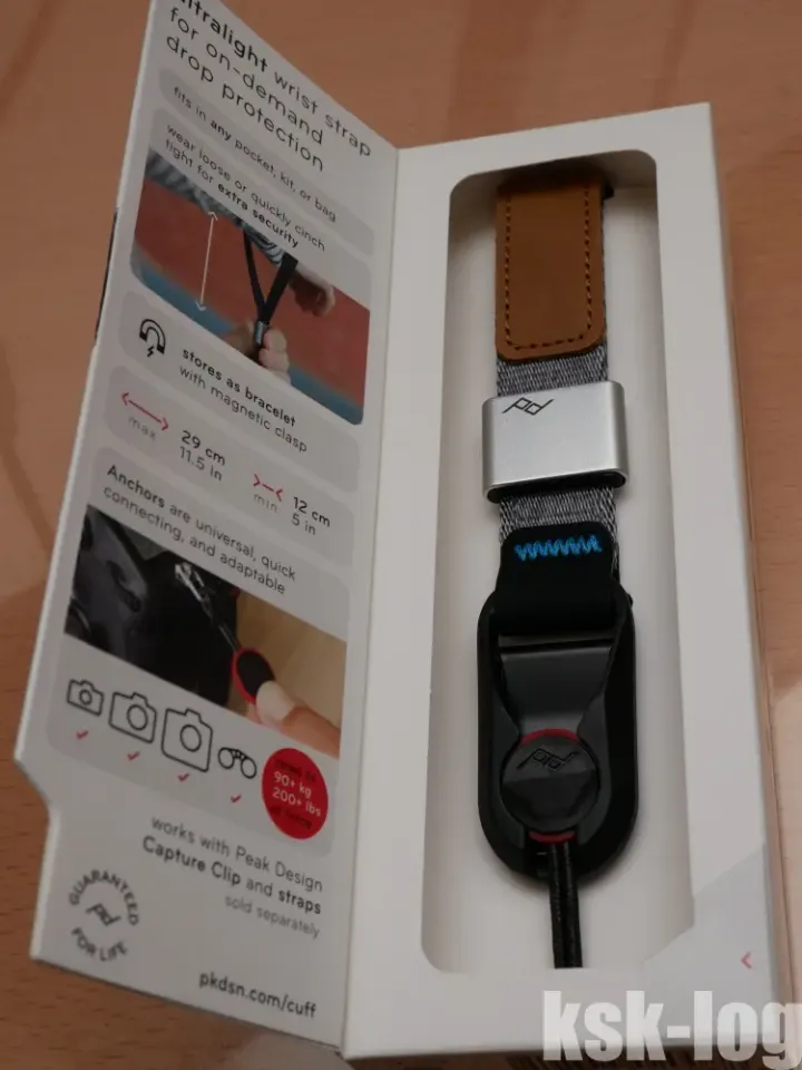 カメラストラップとしてSlideLiteの使い分けにPeak Design Cuffを新たに購入し、金具傷防止にマスキングテープも用意しましたのサムネイル