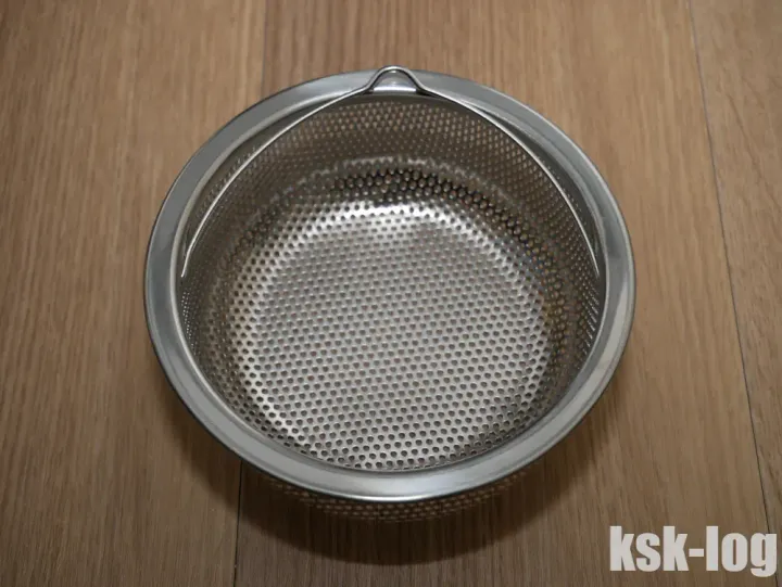 賃貸のキッチンシンクの排水口ストレーナーを和平フレイズのステンレス製ごみ受けSUI-6059に交換してみたのサムネイル