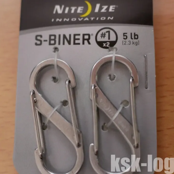 ナイトアイズ エスビナー#1でスキーグローブなど小物をまとめるのサムネイル